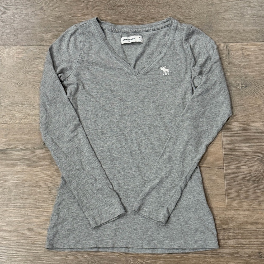 Abercrombie Kids Y2K 2000s Vintage Long Sleeve V-Neck Heather Grey Shirt